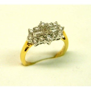 18ct Gold & Diamond Cluster