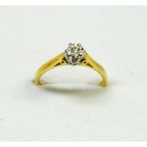 18ct Yellow Gold Solataire