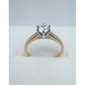 9ct Yellow Gold CZ Ring